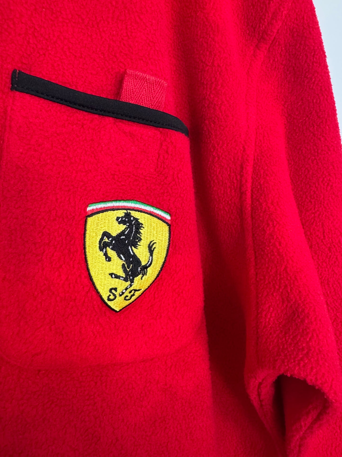 Ferrari red fleece 2000 size XL