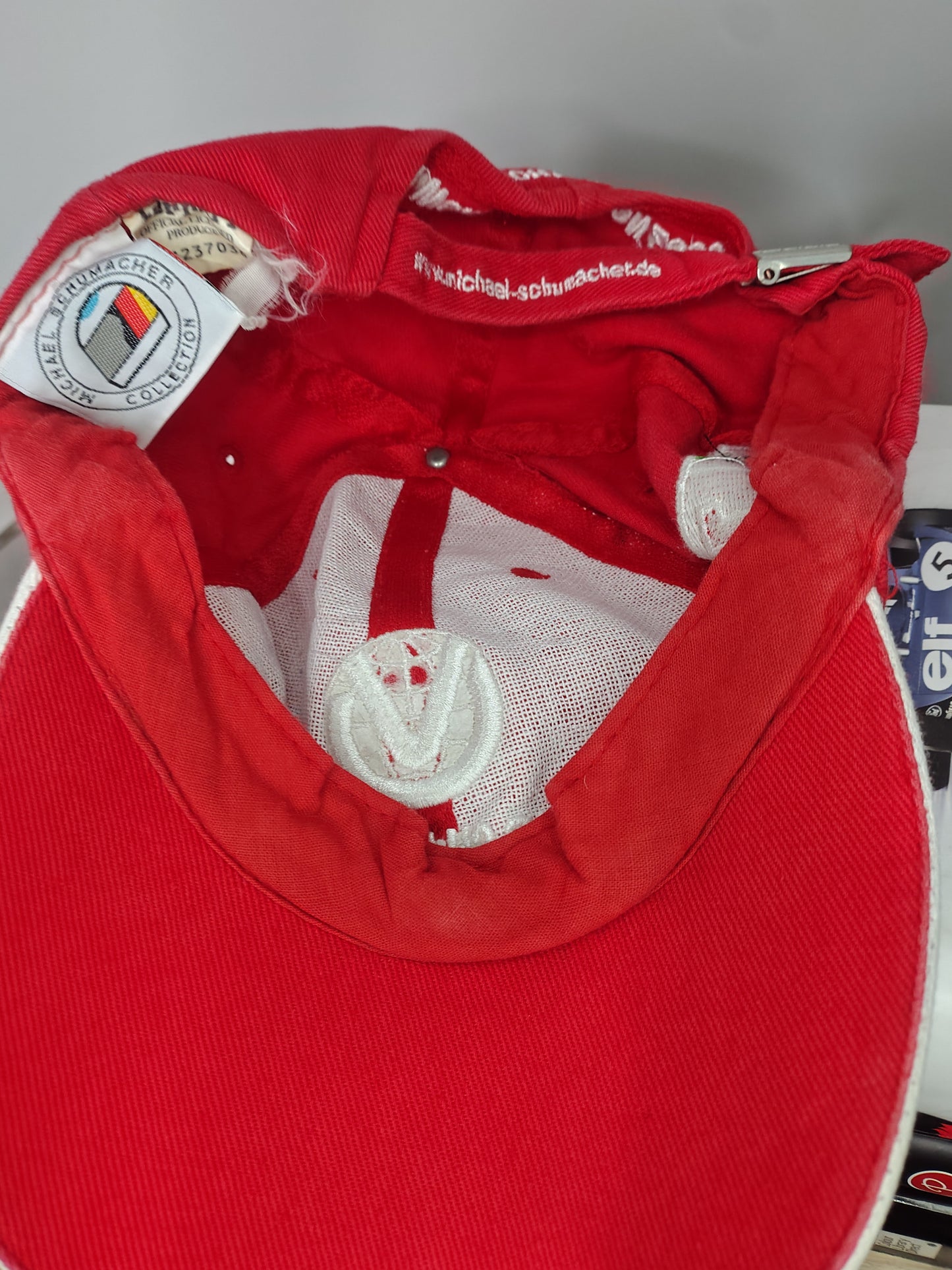 2000 F1 world champion Michael Schumacher Ferrari cap official