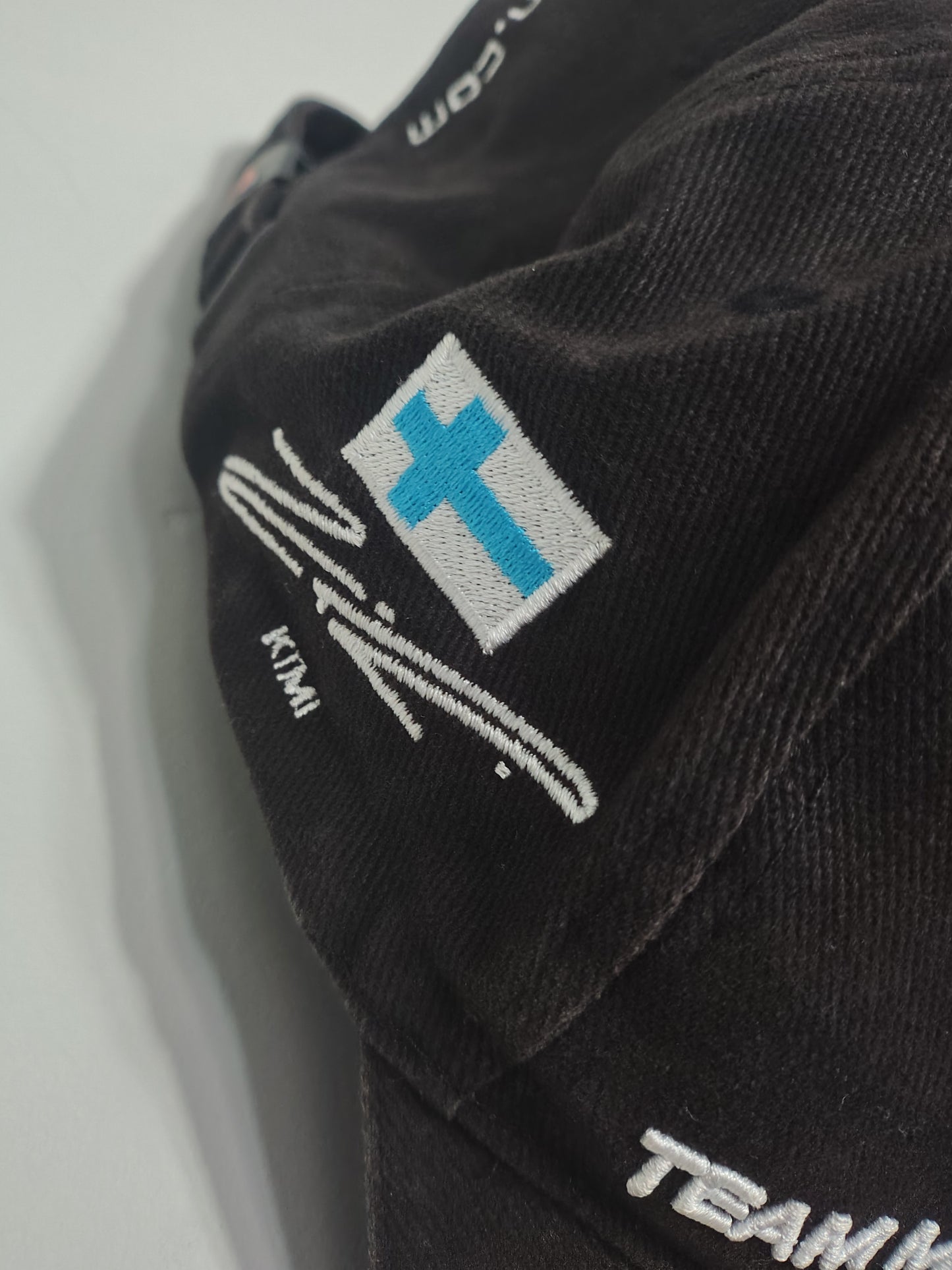 2005 Team McLaren Mercedes hat cap official Kimi Raikkonen Juan Pablo Montoya MP4-20 formula 1 F1 grand prix