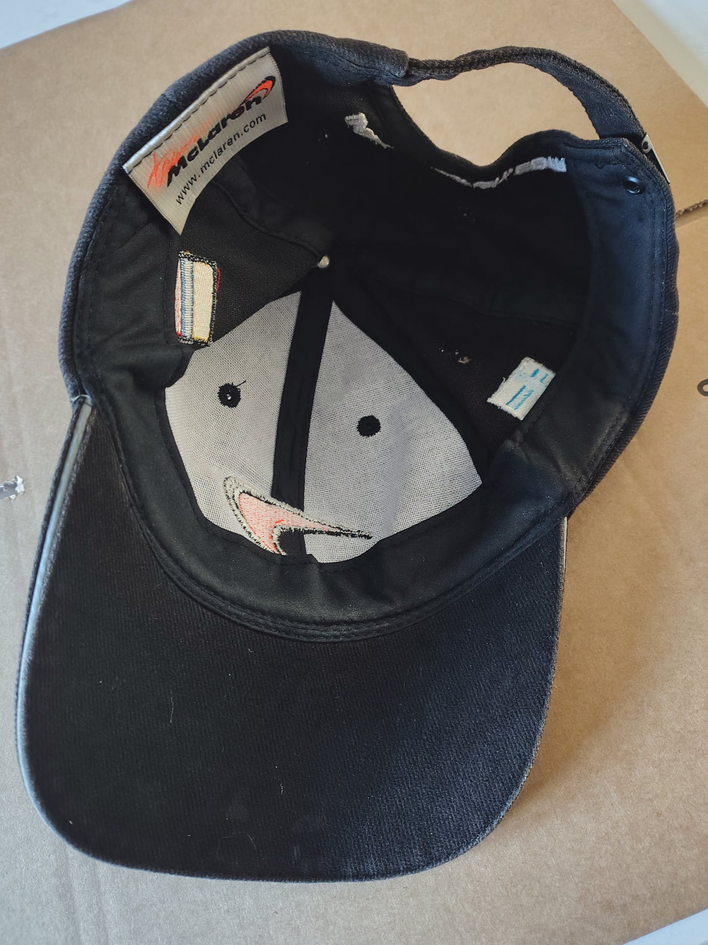2005 Team McLaren Mercedes hat cap official Kimi Raikkonen Juan Pablo Montoya MP4-20 formula 1 F1 grand prix
