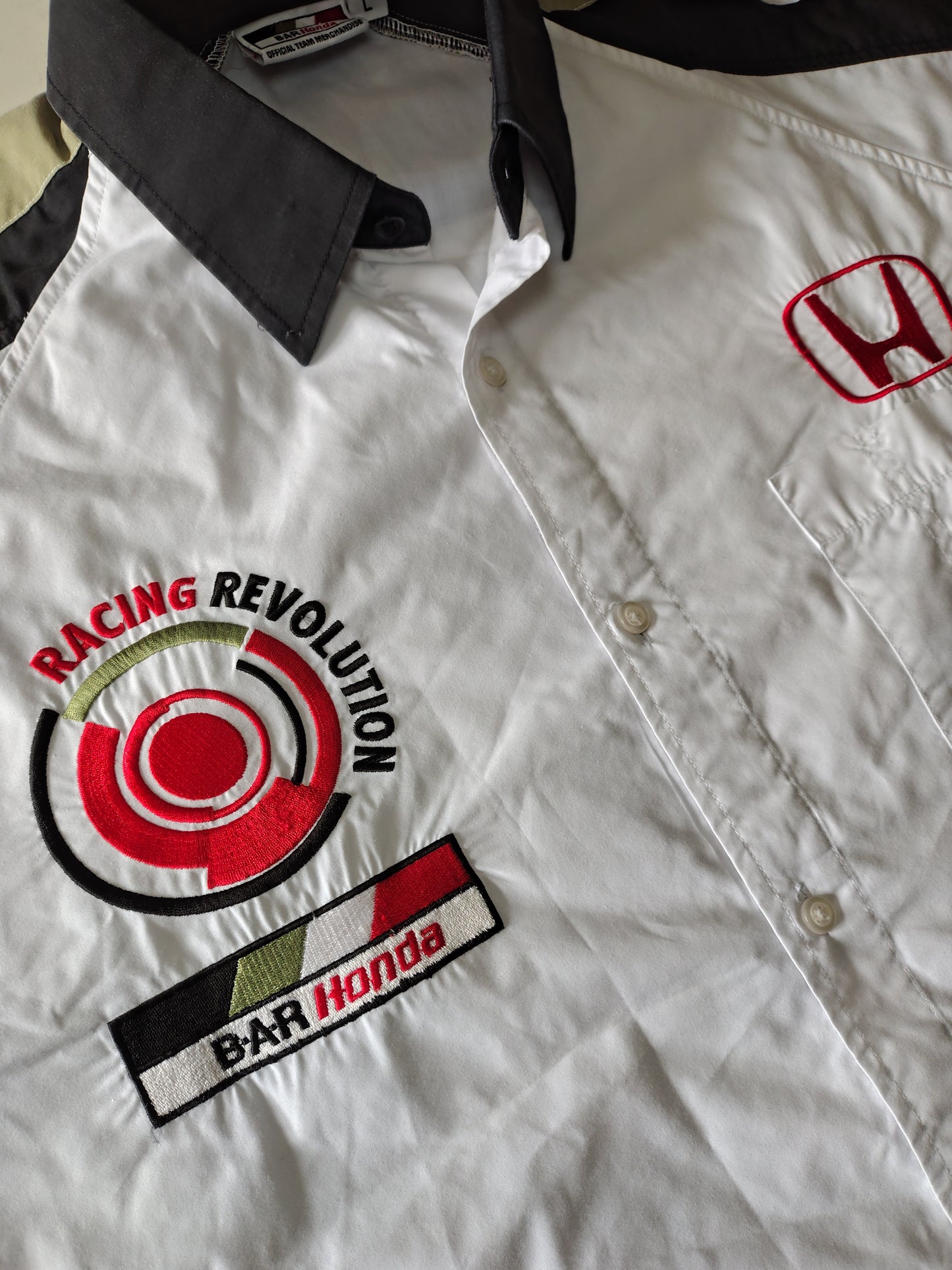 Official BAR Honda team member white shirt pit mechanic