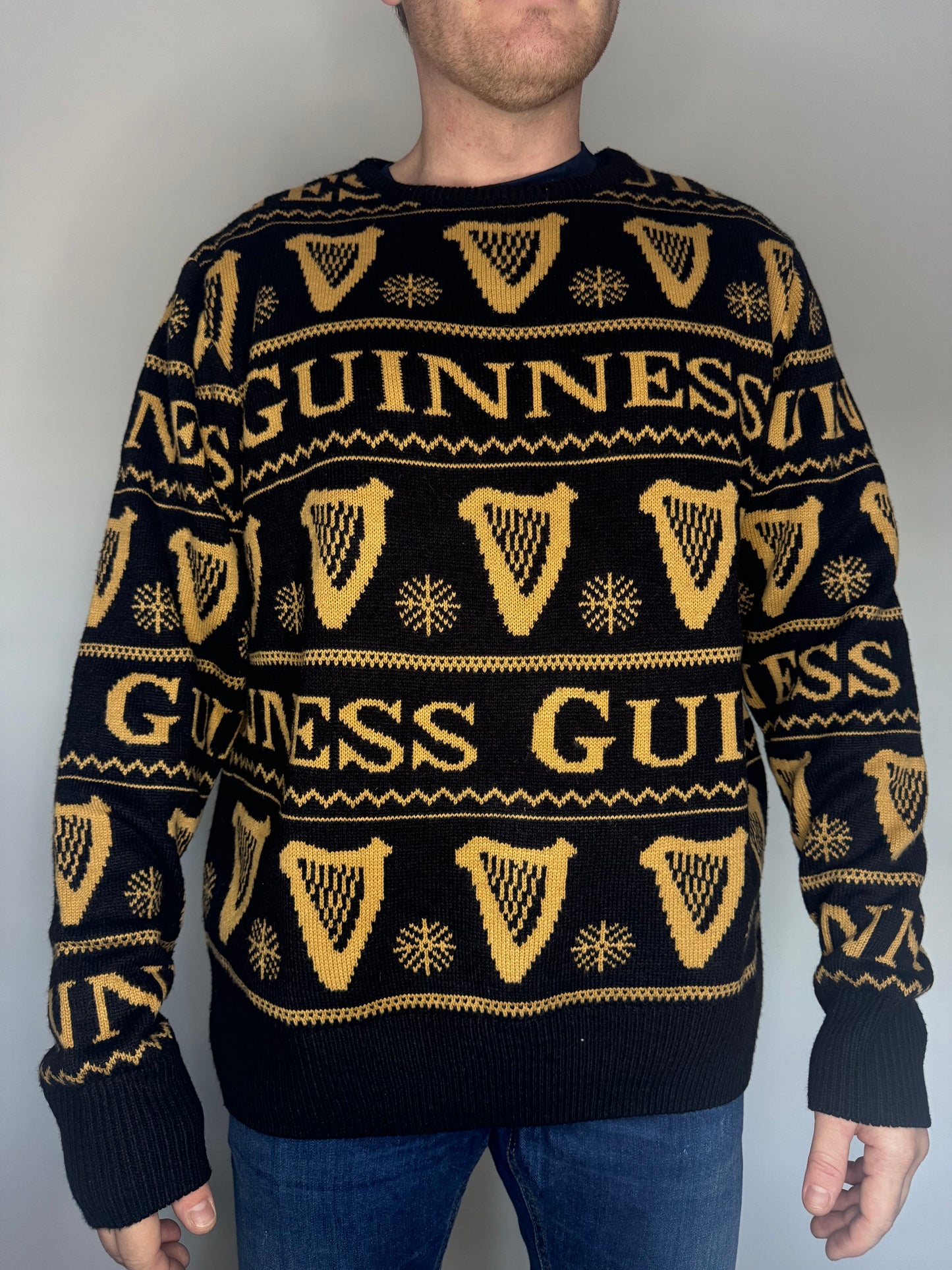 Guinness Retro Style Christmas Jumper in Black and Gold – Unisex, Perfect Gift for Guinness Pint Lovers