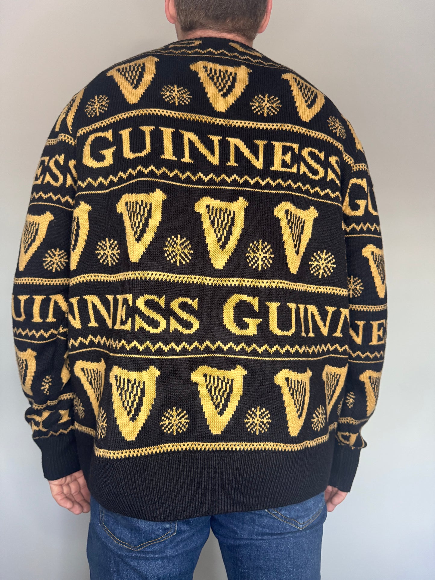 Guinness Retro Style Christmas Jumper in Black and Gold – Unisex, Perfect Gift for Guinness Pint Lovers