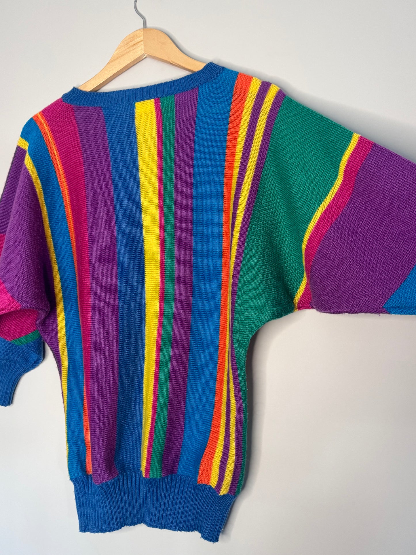 Vintage Rainbow Knitted Jumper with Multicoloured Stripes & Batwing Sleeves – Oversized Fit