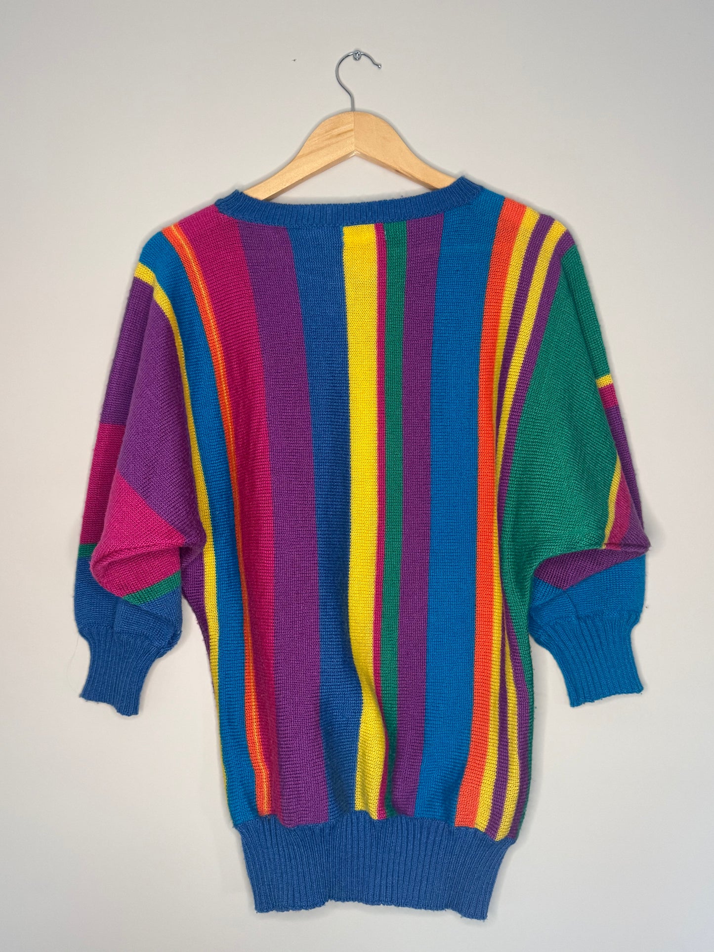 Vintage Rainbow Knitted Jumper with Multicoloured Stripes & Batwing Sleeves – Oversized Fit