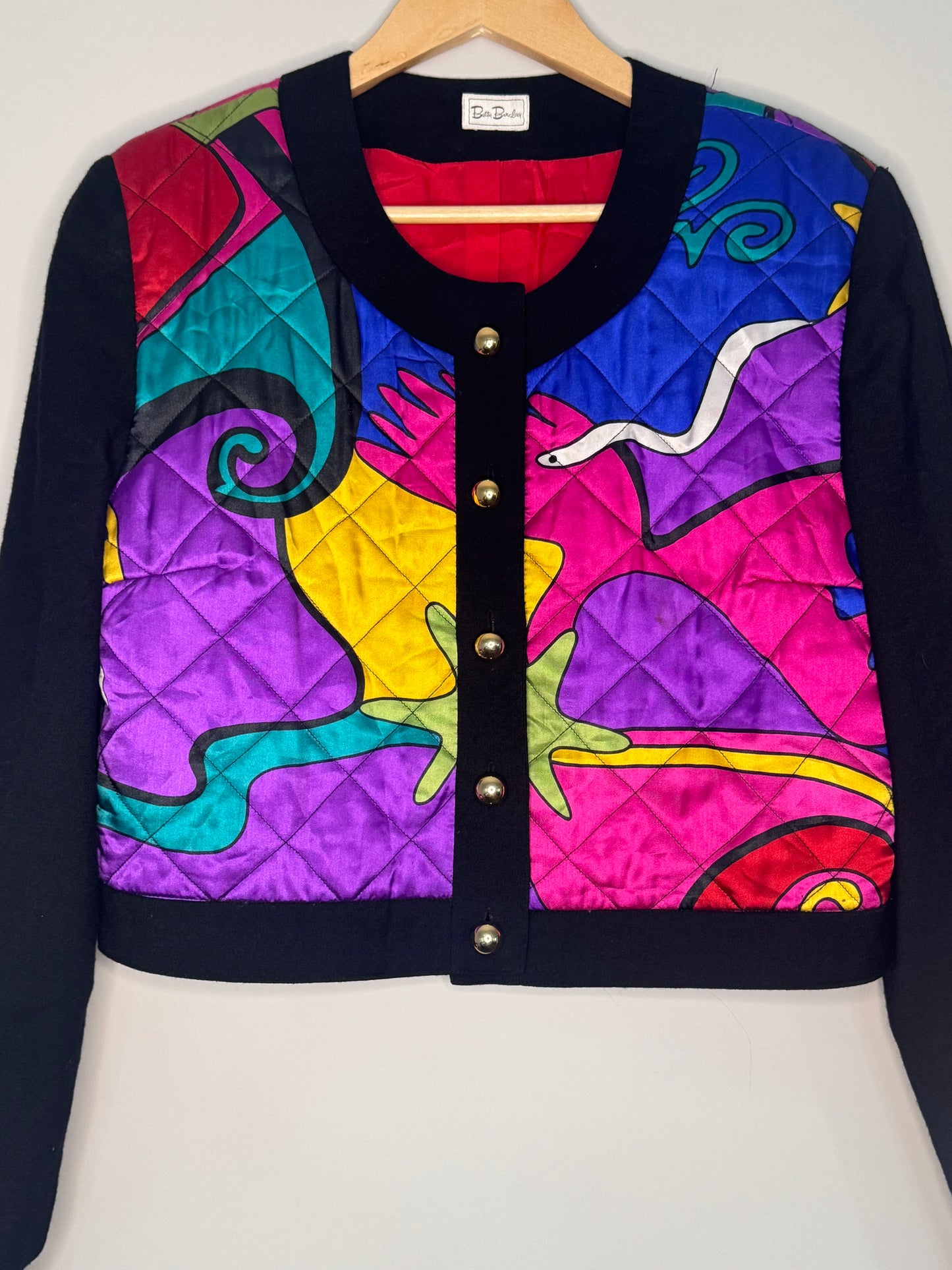 Betty Barclay Cropped Multicoloured Jacket with geometric Snake Print – Vibrant Quilted Vintage Satin Feel