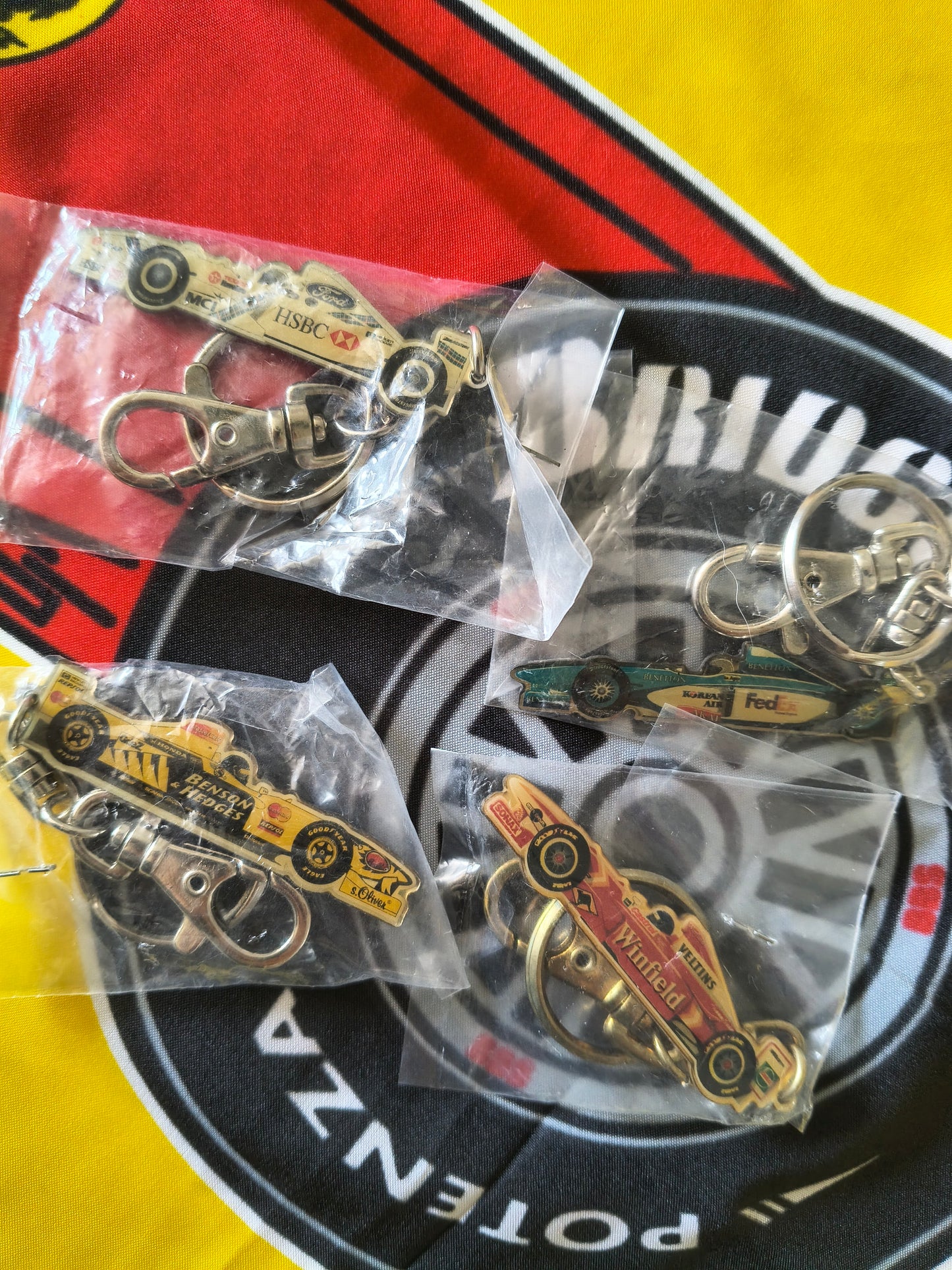 Original 1998 F1 car keyring grand Prix vintage F1