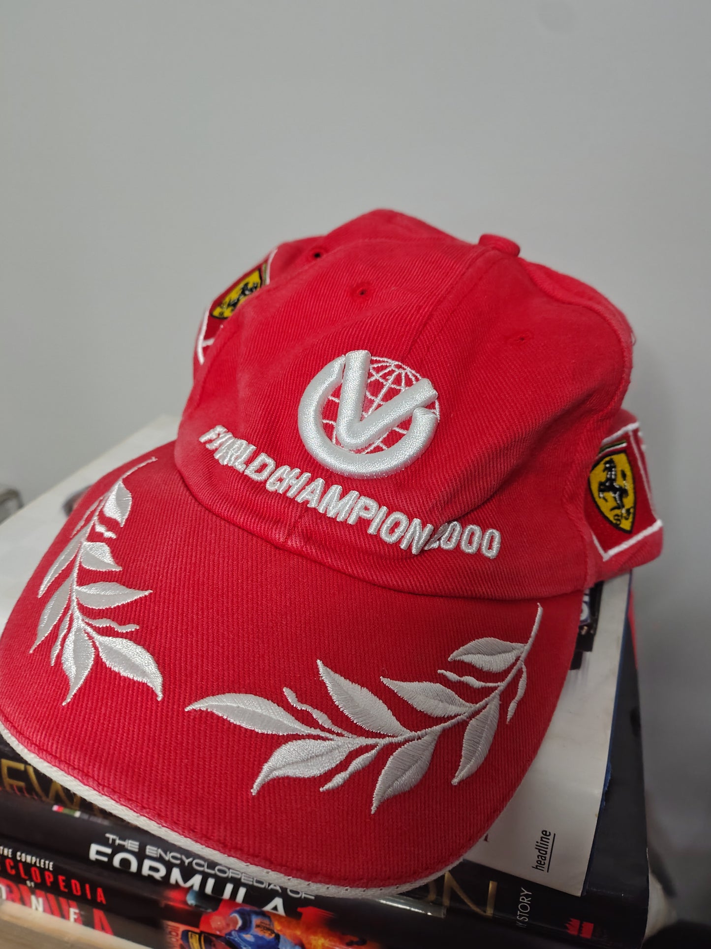2000 F1 world champion Michael Schumacher Ferrari cap official